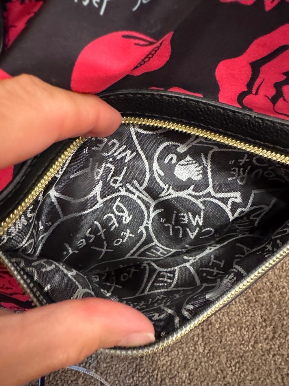 Betsey Johnson Black & Hot Pink Skull and Rose Tote travel bag purse - Picture 6 of 8